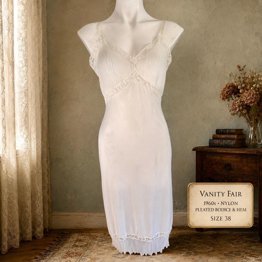 Vintage Vanity Fair 1960s White Nylon Slip Dress Pleated Bodice And Hem Sz 38